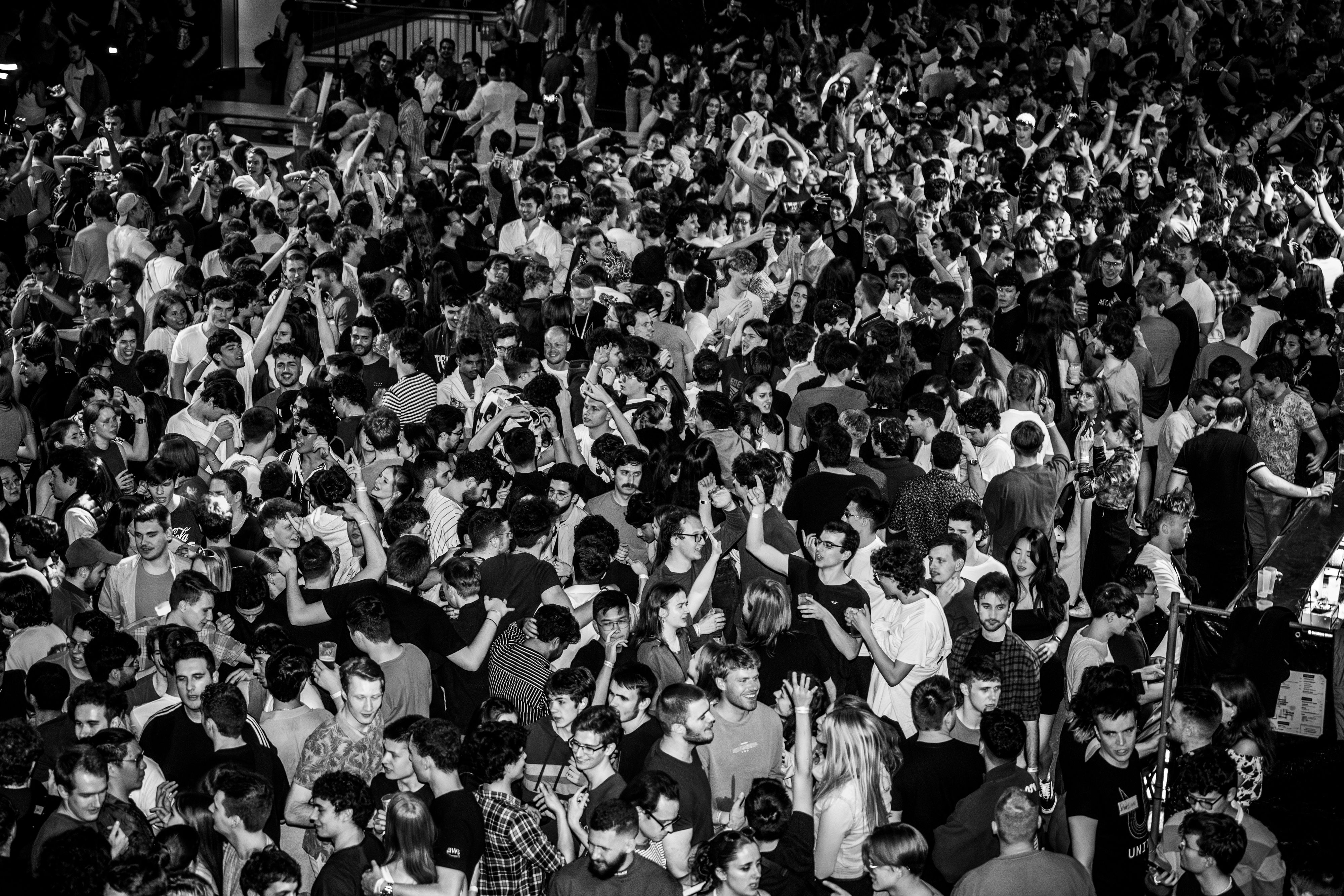 Schwarz-weiß Aufnahme von der UNITY